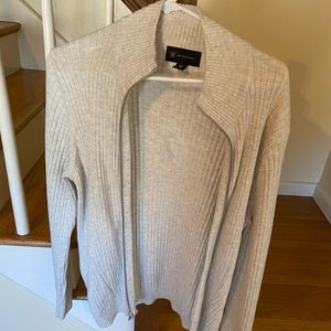 Men’s white sweater